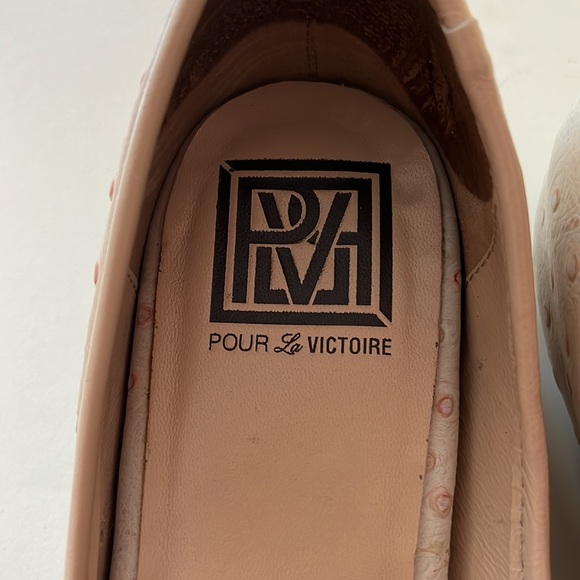 Pour La Victorie pink ostrich leather round toe flats - Picture 2 of 7